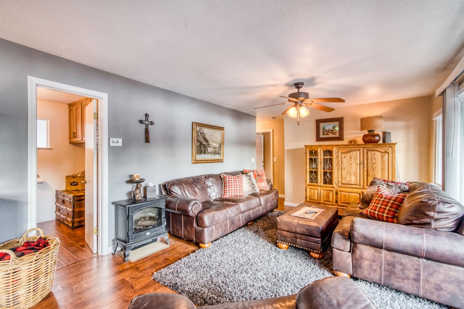 53696 Acorn Road Bass Lake, CA 93604 - Photo 25 of 69 Gallery Image 25