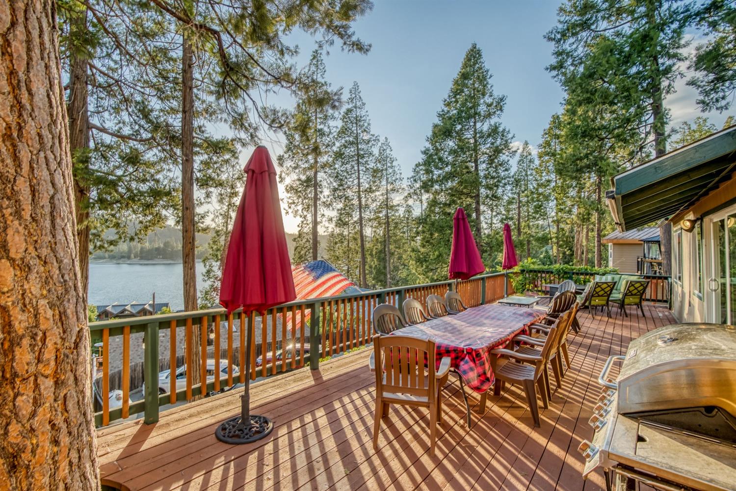 53696 Acorn Road Bass Lake, CA 93604 - Photo 8 of 69 Gallery Image 8