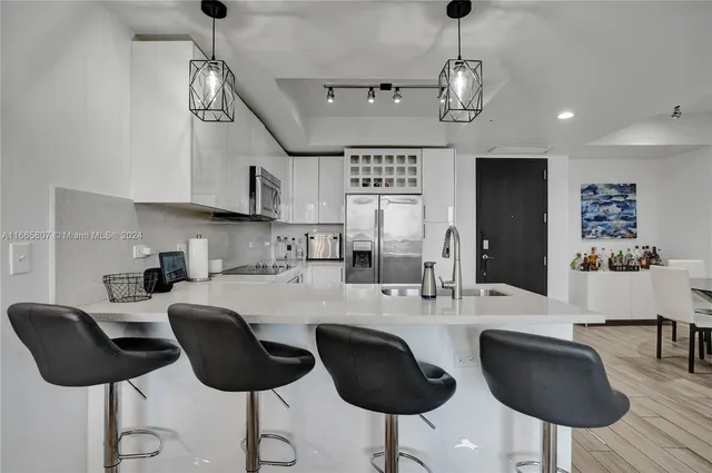 $659,000 | 999 Southwest 1st Avenue, Unit 1807, Miami, FL 33130