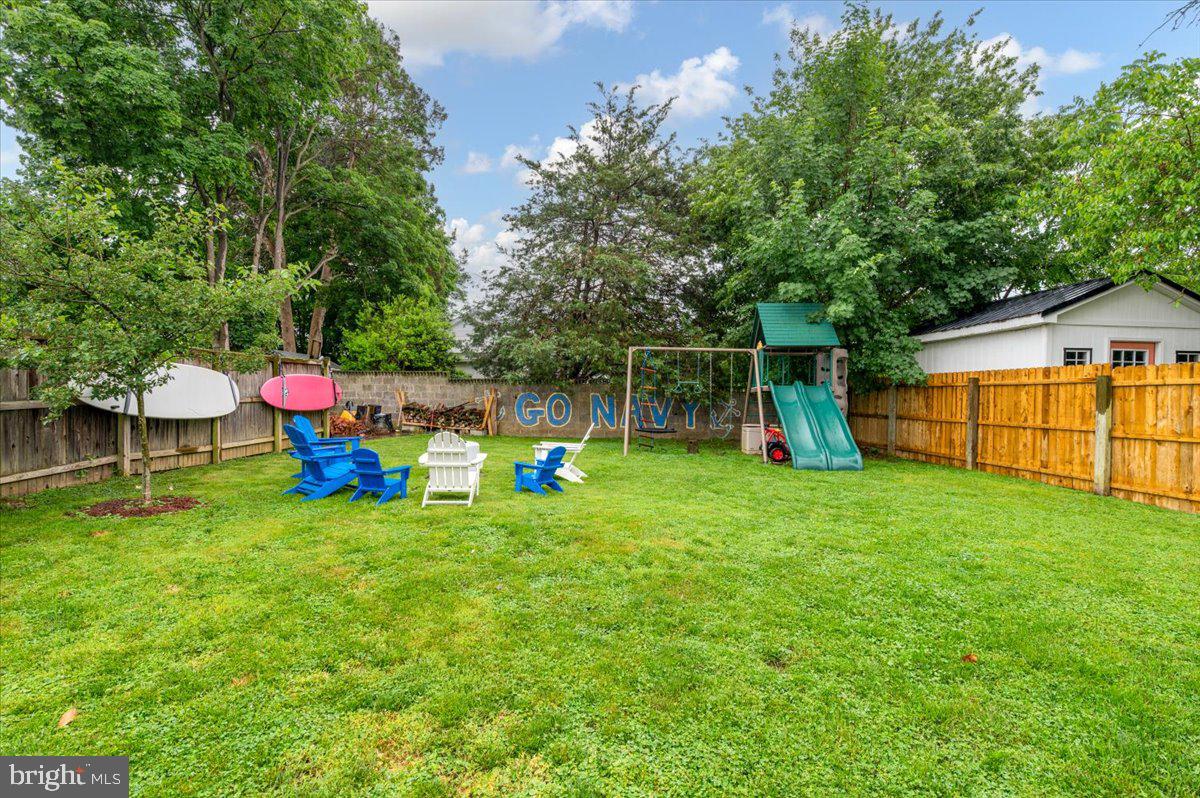 57 Spa Road Annapolis, MD 21401 - Photo 35 of 39 a view of a backyard with swimming pool
