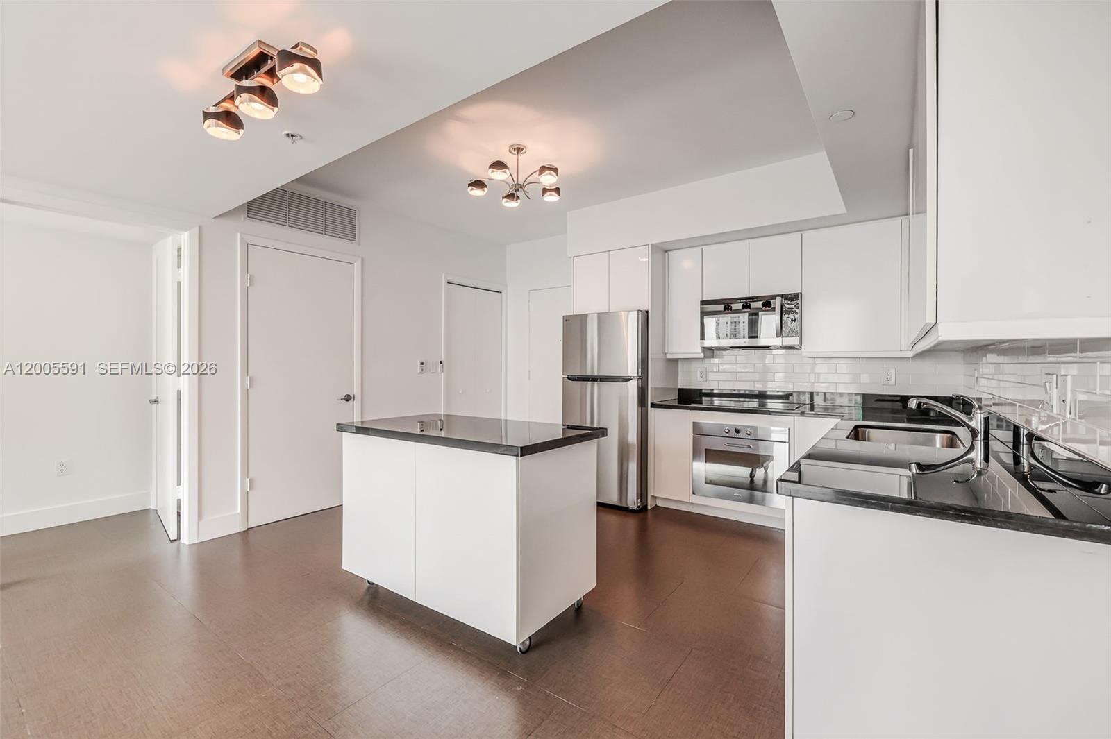 92 Southwest 3rd Street, Unit 2212 Miami, FL 33130 - Photo 18 of 50