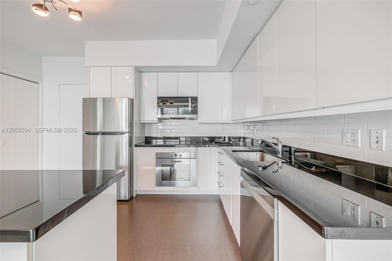 92 Southwest 3rd Street, Unit 2212 Miami, FL 33130 - Photo 19 of 50