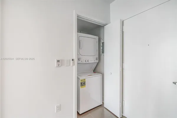 $3,800 | 92 Southwest 3rd Street, Unit 2212, Miami, FL 33130