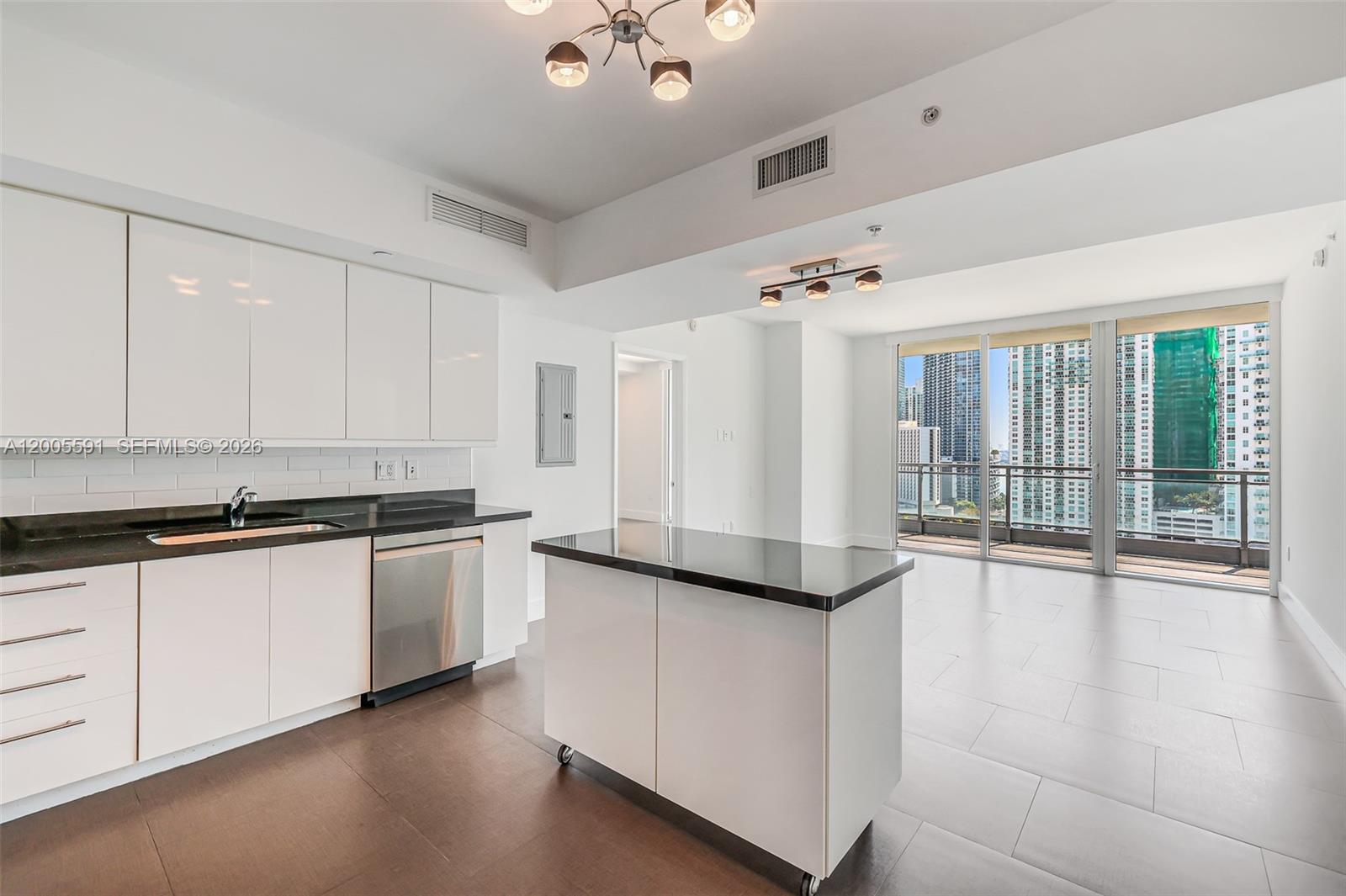 92 Southwest 3rd Street, Unit 2212 Miami, FL 33130 - Photo 9 of 50