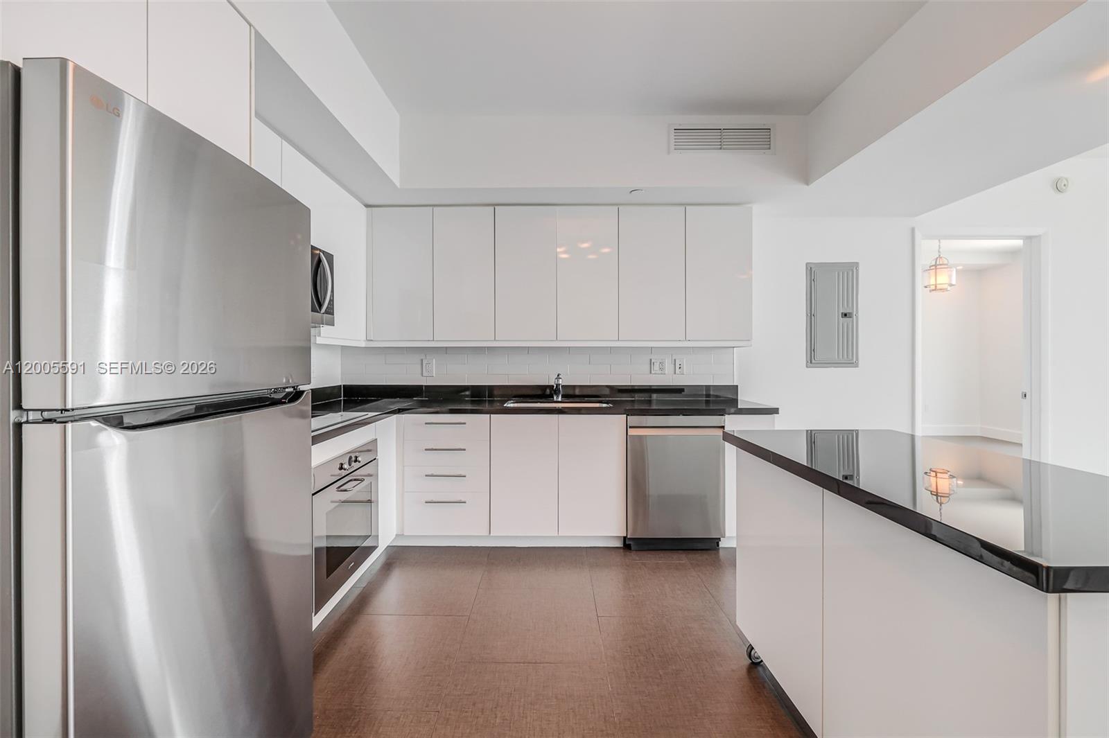 92 Southwest 3rd Street, Unit 2212 Miami, FL 33130 - Photo 10 of 50
