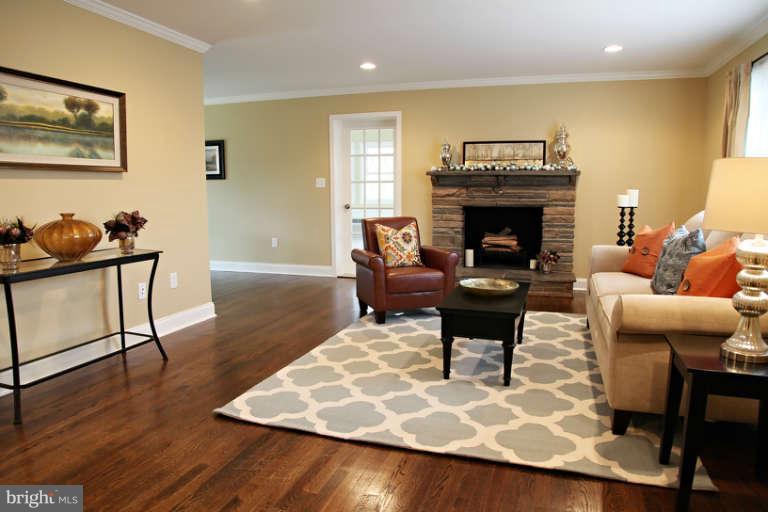11212 Emack Road Beltsville, MD 20705 - Photo 2 of 30 Living Room