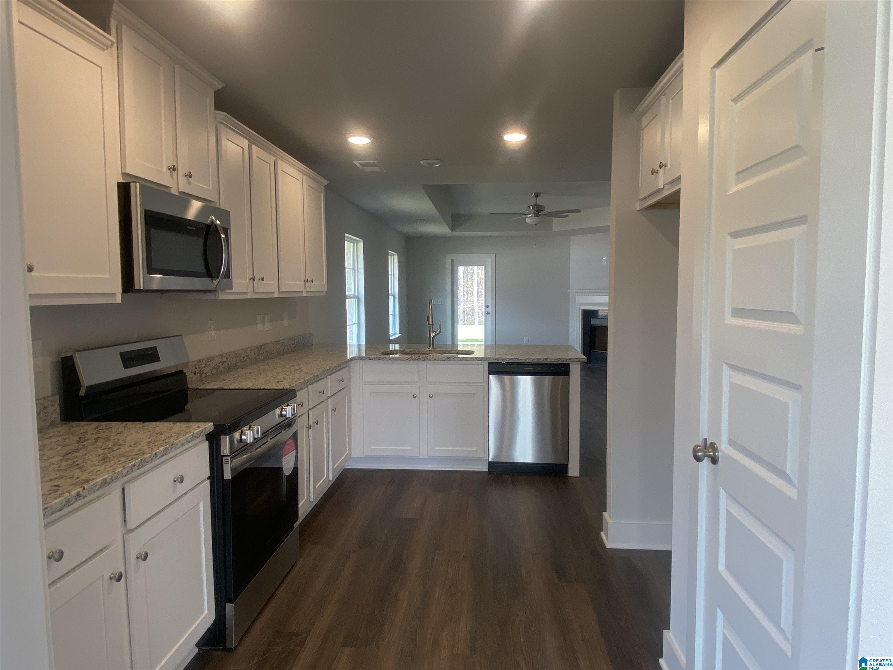 2130 Turquoise Lane Calera, AL 35040 - Photo 3 of 23