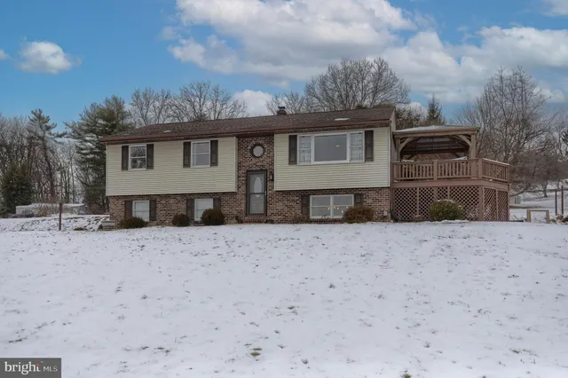 $415,000 | 121 Mimosa Lane, Leesport, PA 19533