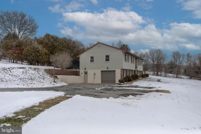 $415,000 | 121 Mimosa Lane, Leesport, PA 19533