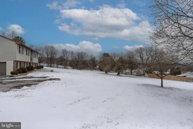 $415,000 | 121 Mimosa Lane, Leesport, PA 19533