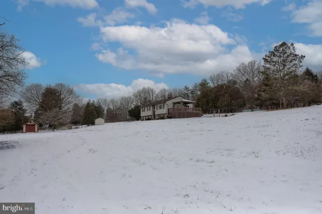 $415,000 | 121 Mimosa Lane, Leesport, PA 19533