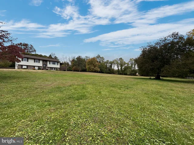 $415,000 | 121 Mimosa Lane, Leesport, PA 19533