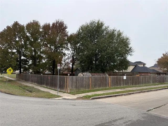 $1,000 | 3003 Vega, Houston, TX 77088