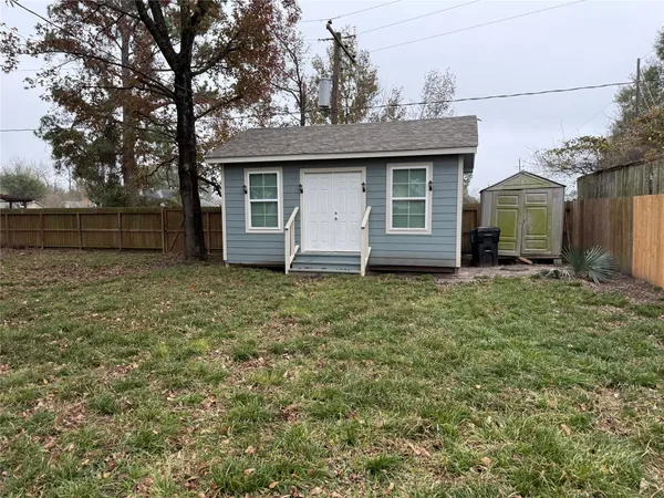 $1,000 | 3003 Vega, Houston, TX 77088