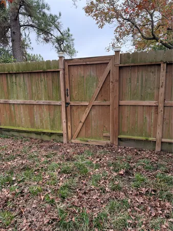 $1,000 | 3003 Vega, Houston, TX 77088
