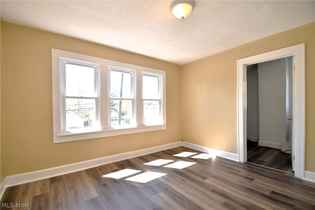 2389 South Taylor Road Cleveland, OH 44118 - Photo 21 of 37 Huge master bedroom, plenty of room for a King bed and walk-in closet!