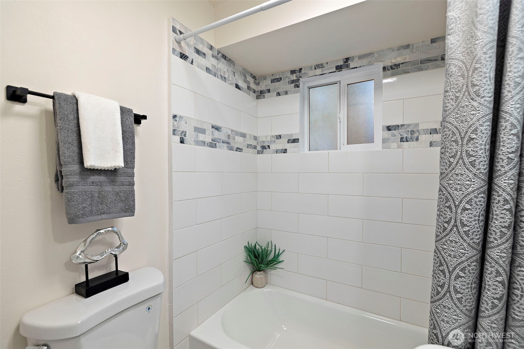 2311 North 88th Street Seattle, WA 98103 - Photo 12 of 23