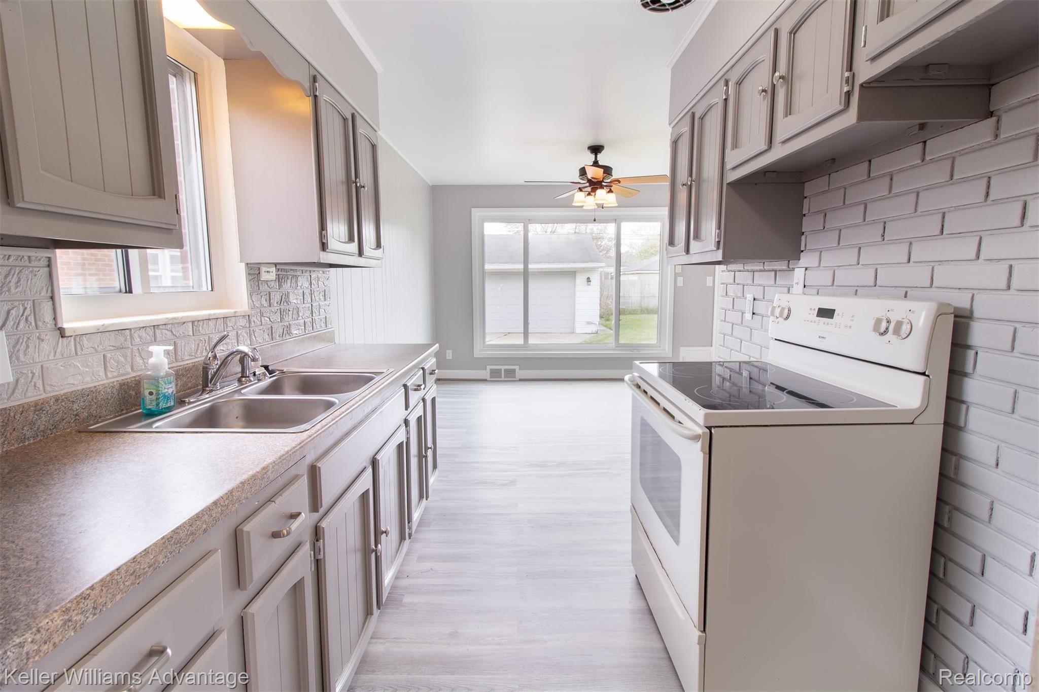 36955 Greenbush Road Wayne, MI 48184 - Photo 3 of 36 GreenbushRd_36955_Kitchen_03.jpg