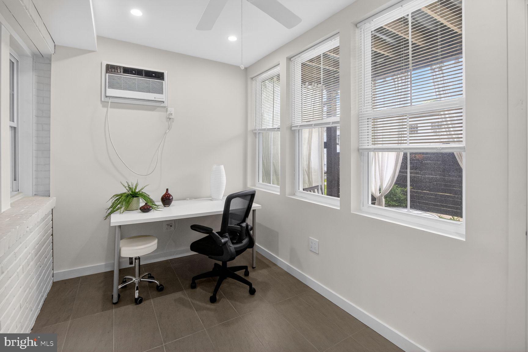 2228 40th Street Northwest, Unit 1 Washington, DC 20007 - Photo 13 of 24 Bonus room for office or spare guest room?