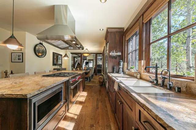 $3,550,000 | 8250 Lahontan Drive, Truckee, CA 96161