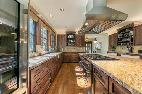 $3,700,000 | 8250 Lahontan Drive, Truckee, CA 96161