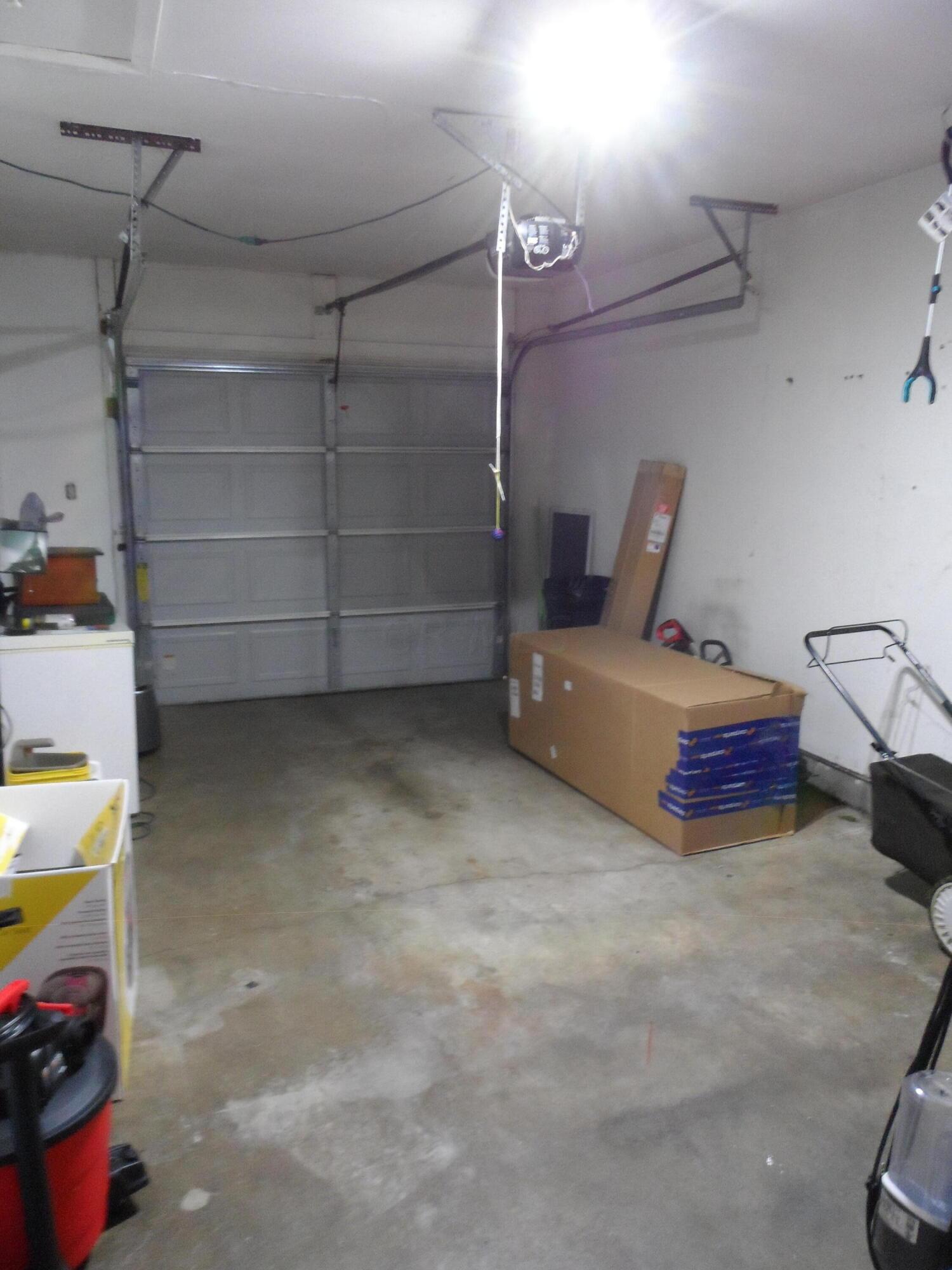 5647 Karl Road Columbus, OH 43229 - Photo 8 of 9 Gallery Image 8