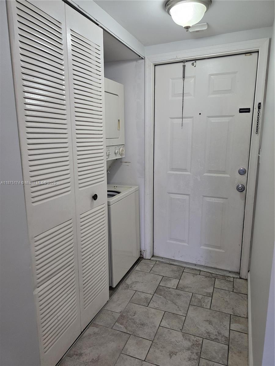 10600 Northwest 10th Street, Unit 106 Pembroke Pines, FL 33026 - Photo 17 of 17 a view of a bathroom with a sink