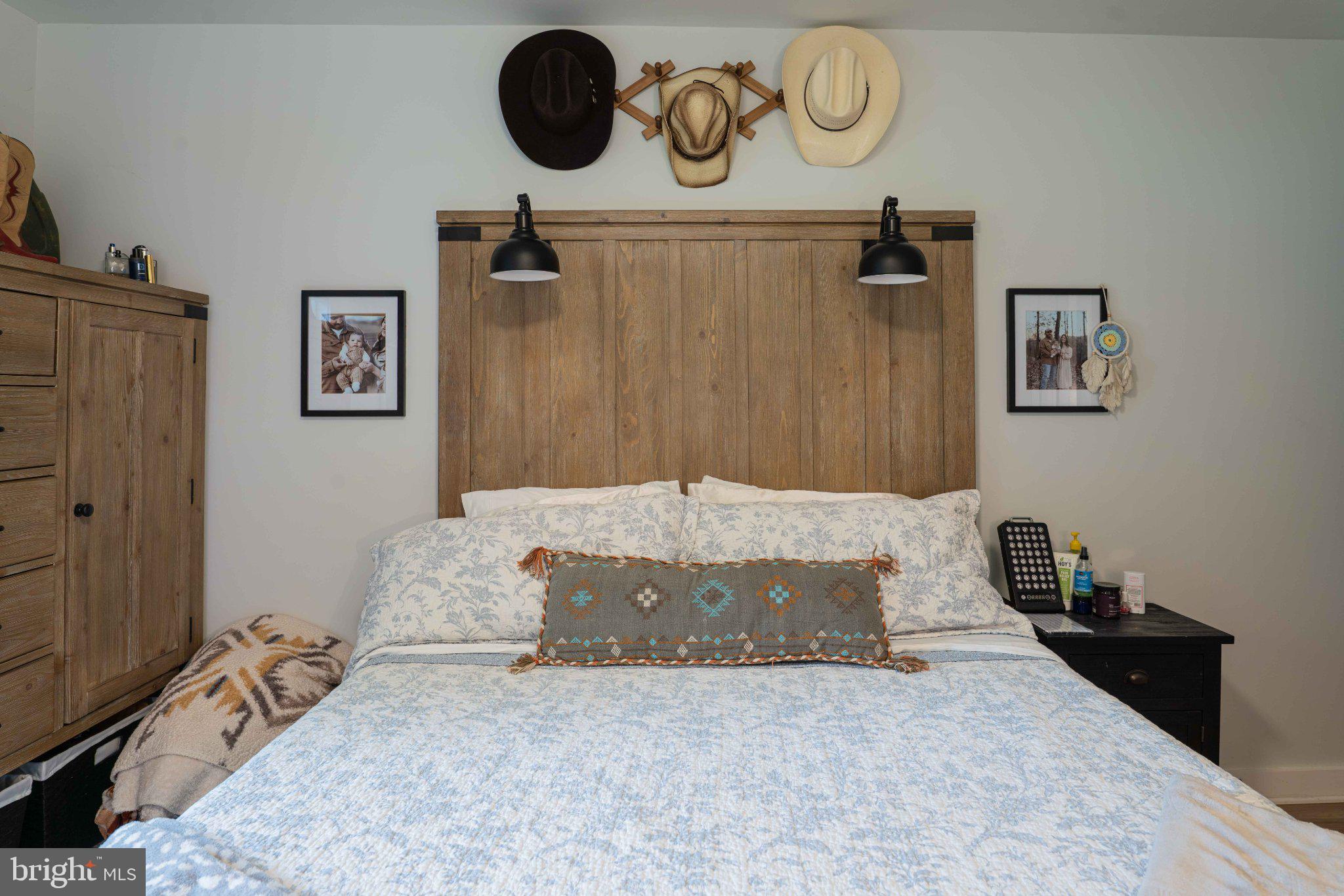 301 North Duey Road Remington, VA 22734 - Photo 14 of 36 Rustic charm meets cozy comfort.