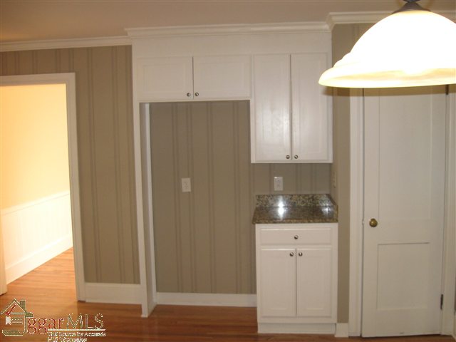 142 Lullwater Road Greenville, SC 29607 - Photo 4 of 18 Gallery Image 4