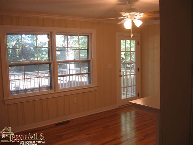 142 Lullwater Road Greenville, SC 29607 - Photo 7 of 18 Gallery Image 7
