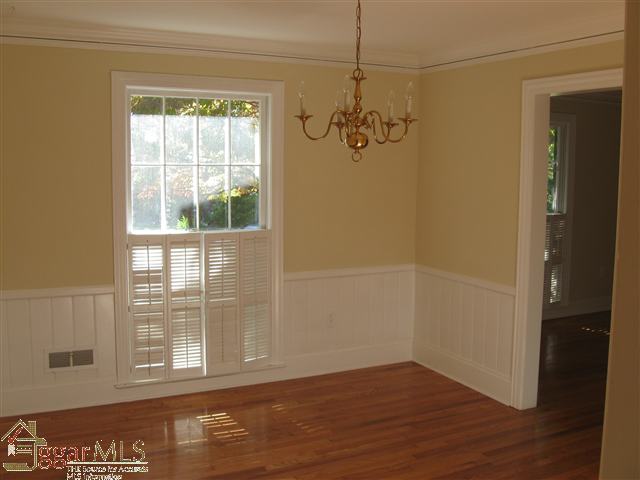 142 Lullwater Road Greenville, SC 29607 - Photo 8 of 18 Gallery Image 8