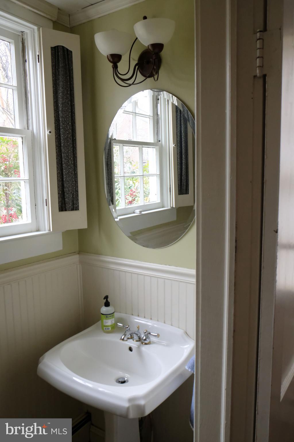 3504 Newland Road Baltimore, MD 21218 - Photo 10 of 34 half bath