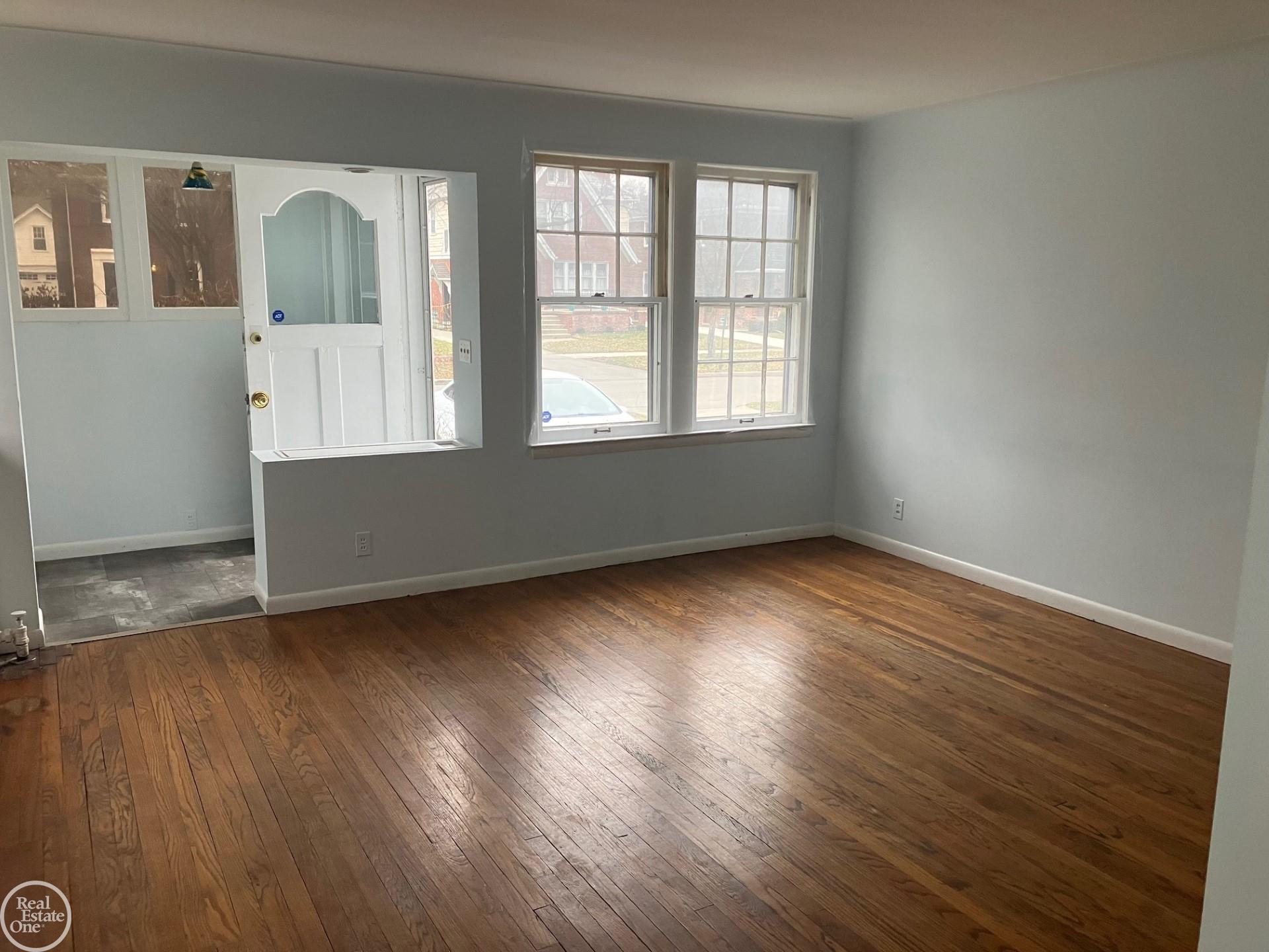 896 Rivard Boulevard Grosse Pointe, MI 48230 - Photo 7 of 21