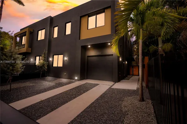 $5,550,000 | 2960 West Trade Avenue, Coconut Grove, FL 33133