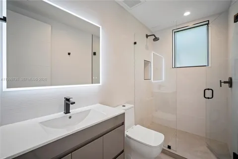 $5,550,000 | 2960 West Trade Avenue, Coconut Grove, FL 33133