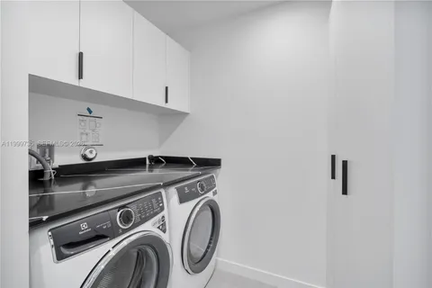 $5,550,000 | 2960 West Trade Avenue, Coconut Grove, FL 33133