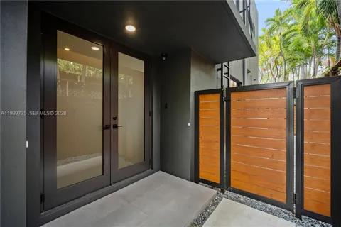 $5,550,000 | 2960 West Trade Avenue, Coconut Grove, FL 33133