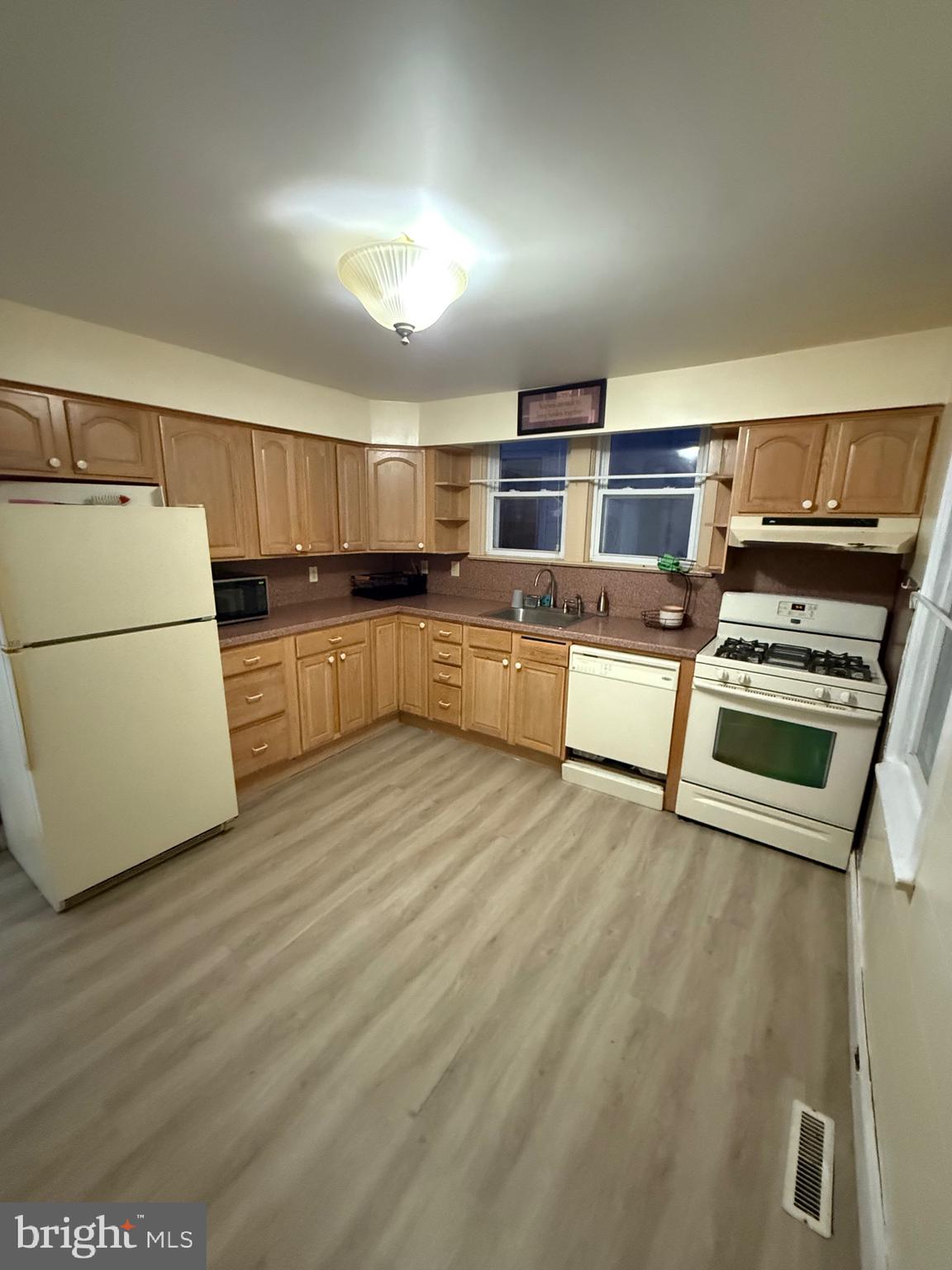 525 Bridgeboro Street Riverside, NJ 08075 - Photo 6 of 23