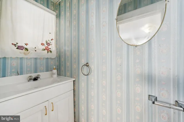 $275,000 | 525 Bridgeboro Street, Riverside, NJ 08075