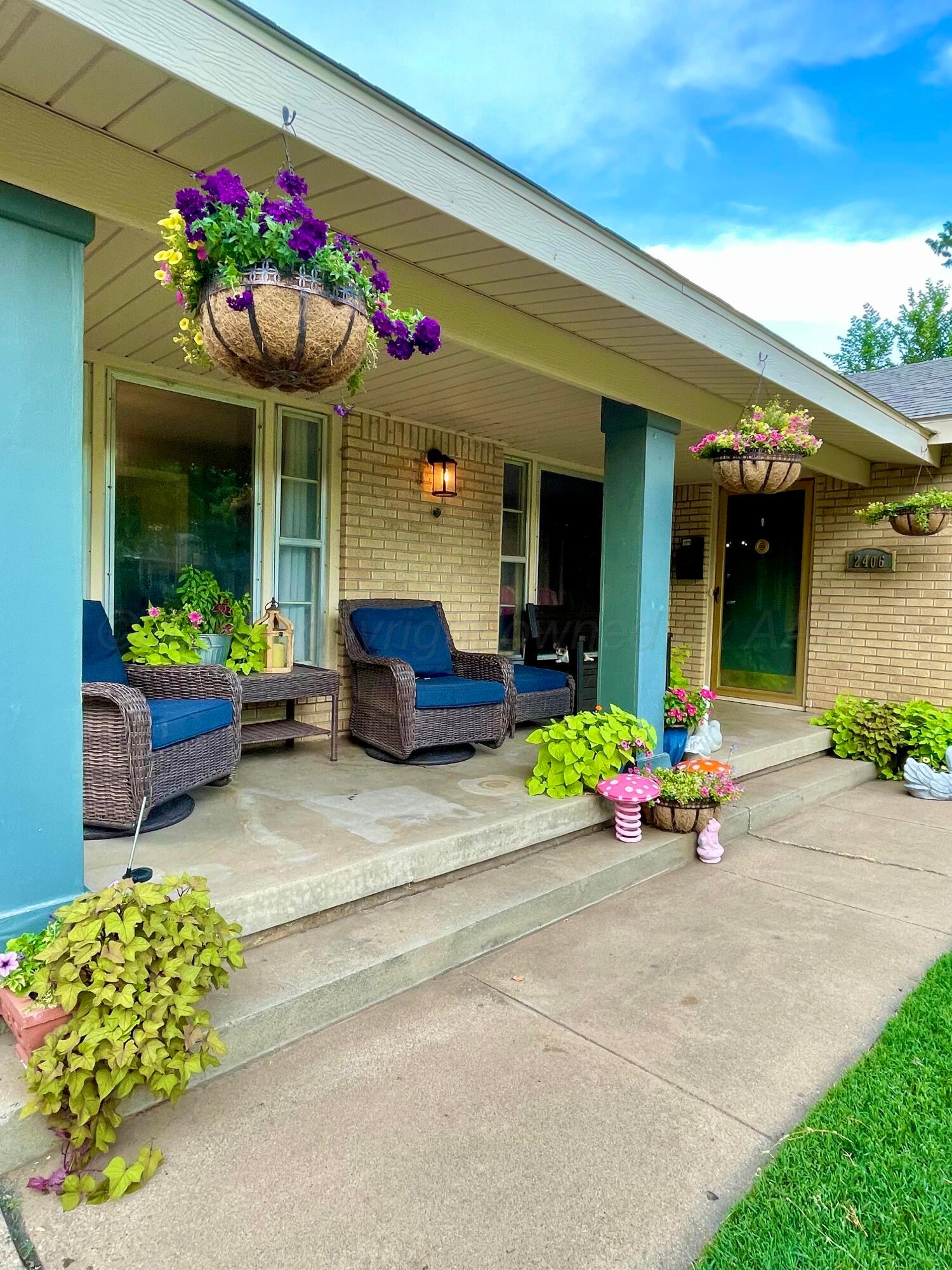 2406 Juniper Drive Amarillo, TX 79109 - Photo 2 of 28 a front view of a house