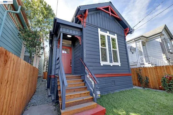 $880,000 | 1515 Center Street, Oakland, CA 94607