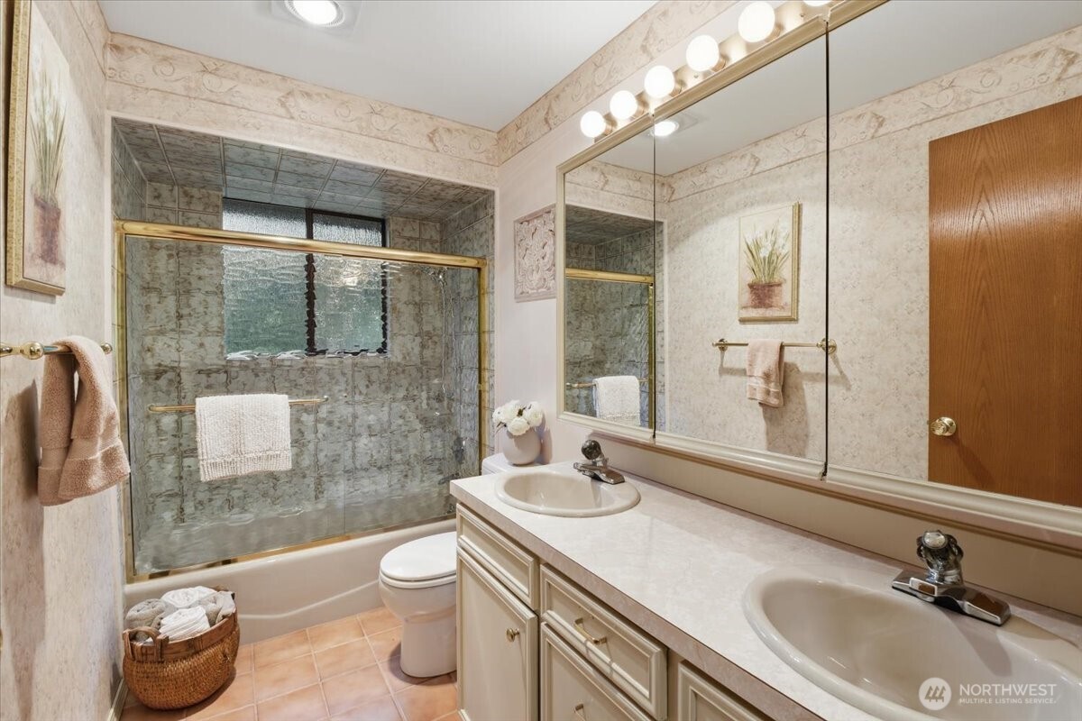 14404 143rd Place Southeast Renton, WA 98059 - Photo 14 of 40