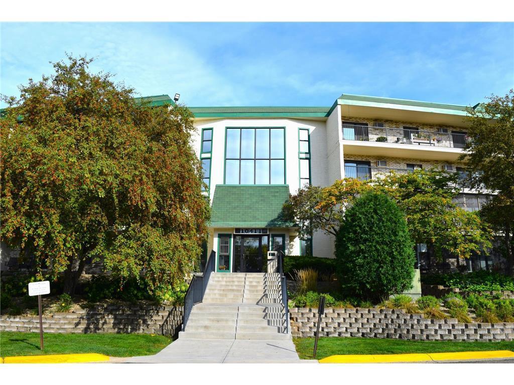 10411 Cedar Lk Road South, Unit 213 Hopkins, MN 55305 - Photo 3 of 46