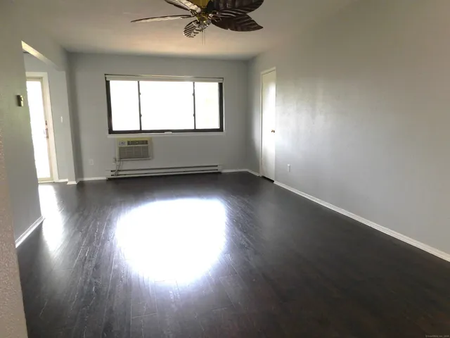 $2,050 | 173 Kennedy Drive, Unit 173, Bridgeport, CT 06606