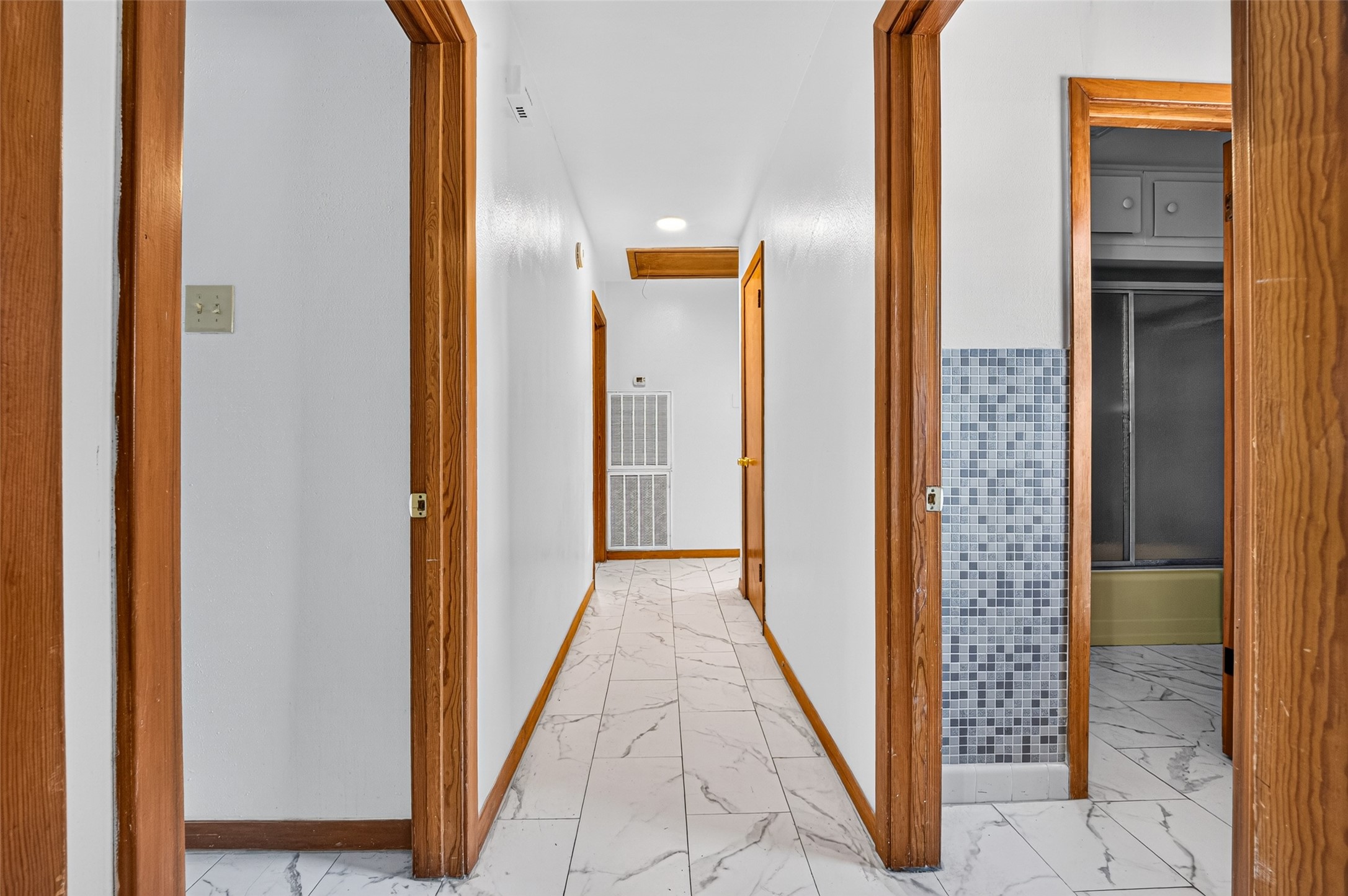 16407 Mahan Road Houston, TX 77068 - Photo 20 of 47 Hallway of 3 bedrooms