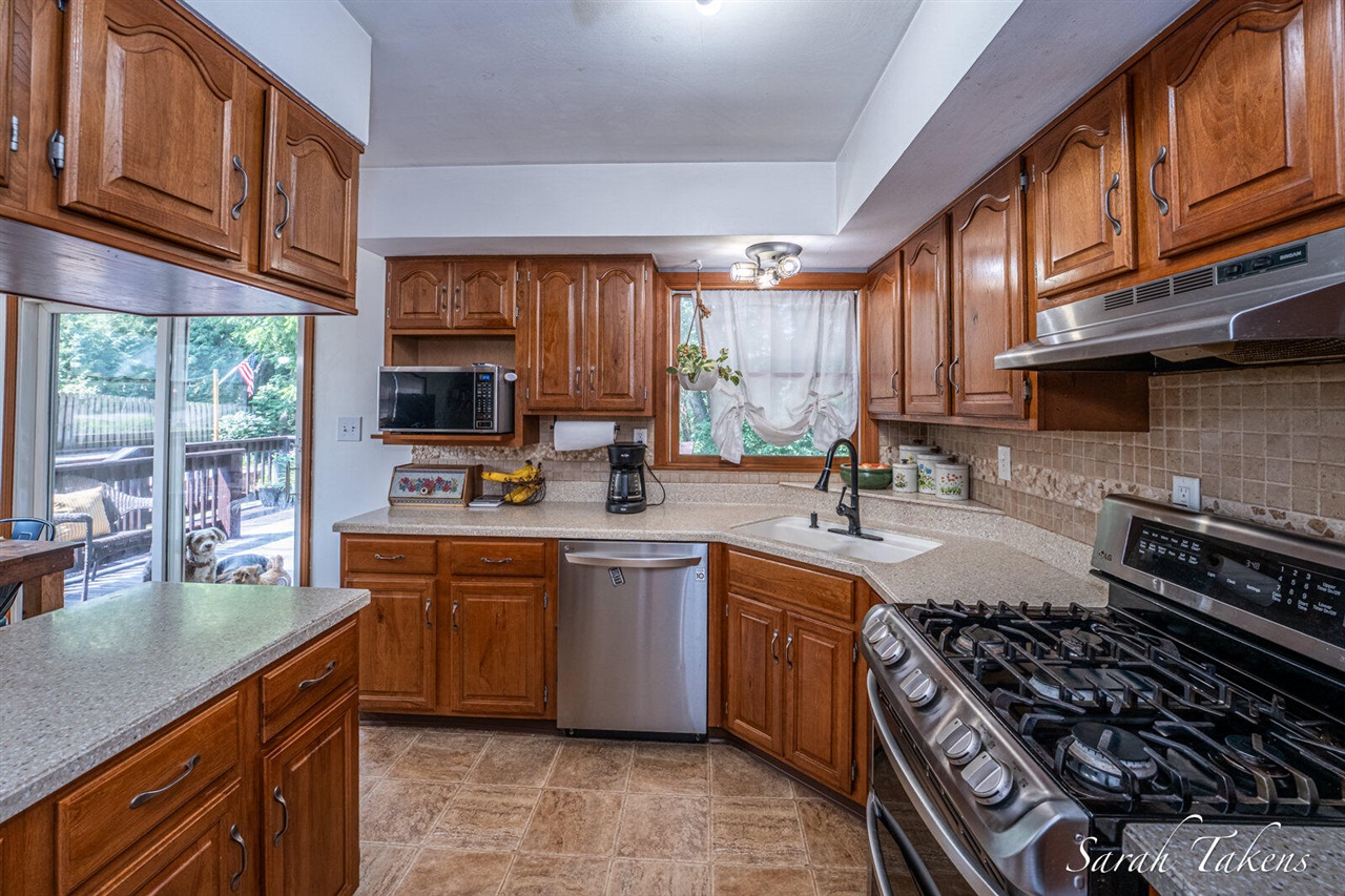 3860 East Pontaluna Road Fruitport, MI 49415 - Photo 11 of 53