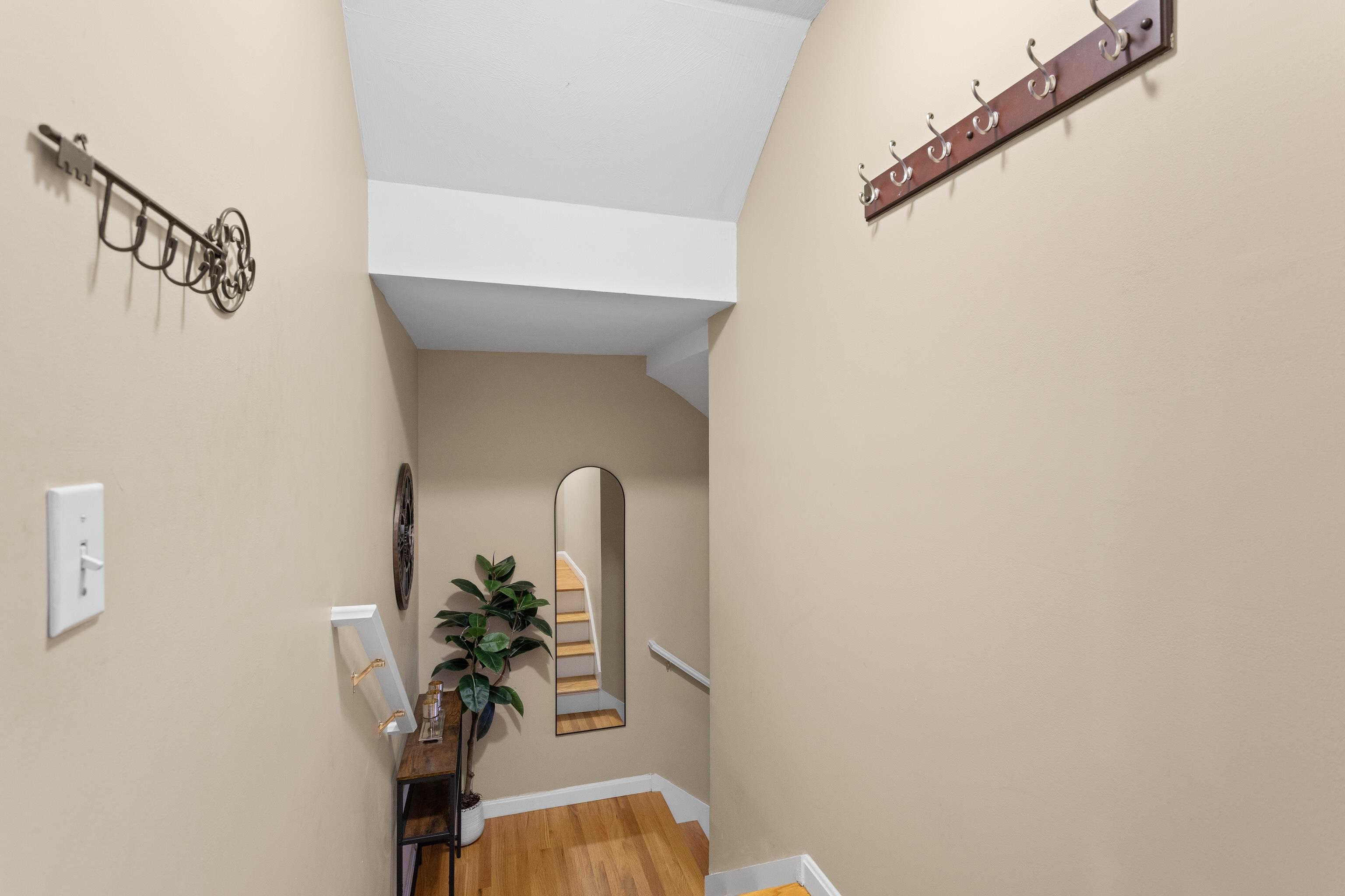 721 Mammoth Road, Unit 9 Manchester, NH 03104 - Photo 12 of 46