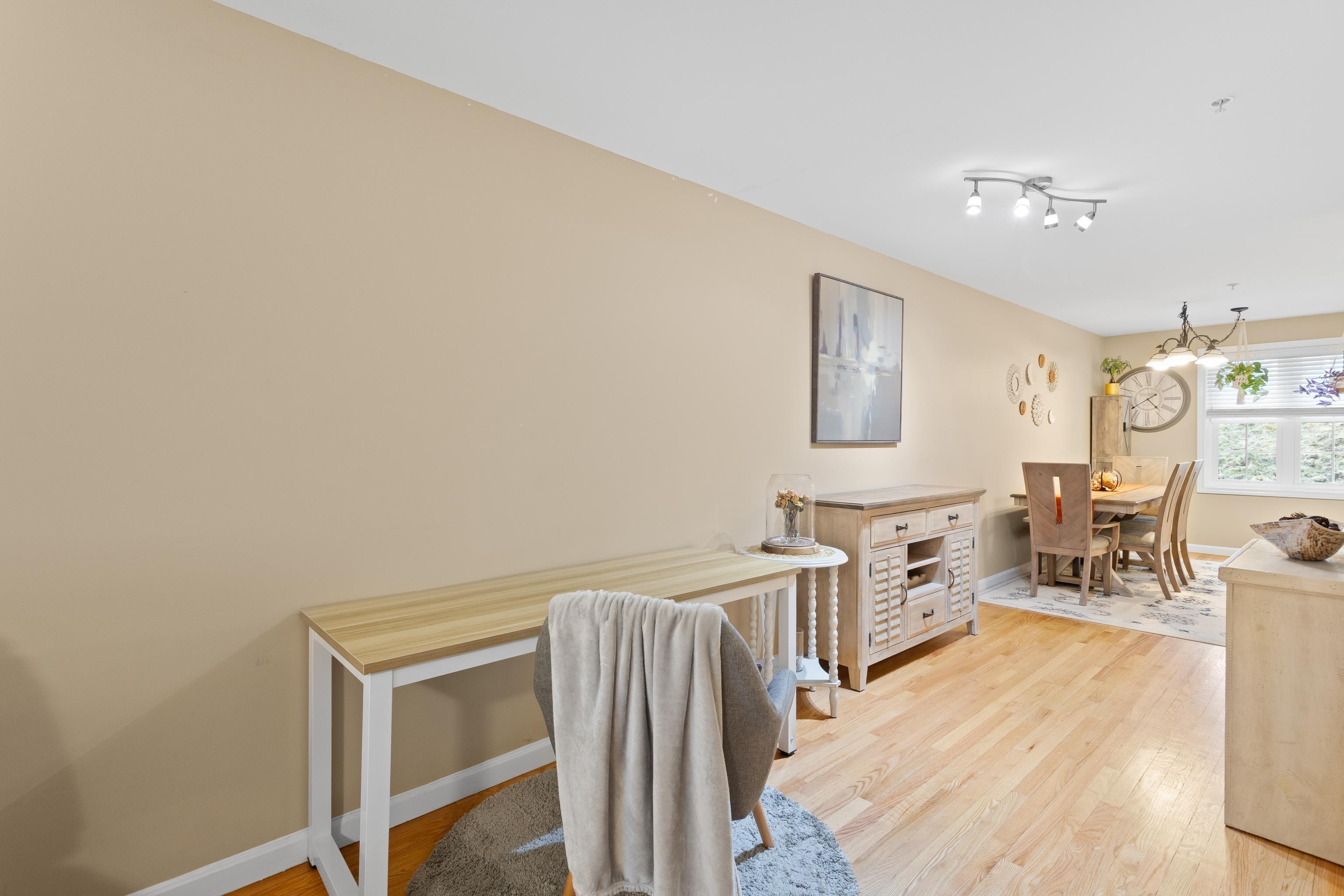 721 Mammoth Road, Unit 9 Manchester, NH 03104 - Photo 17 of 46