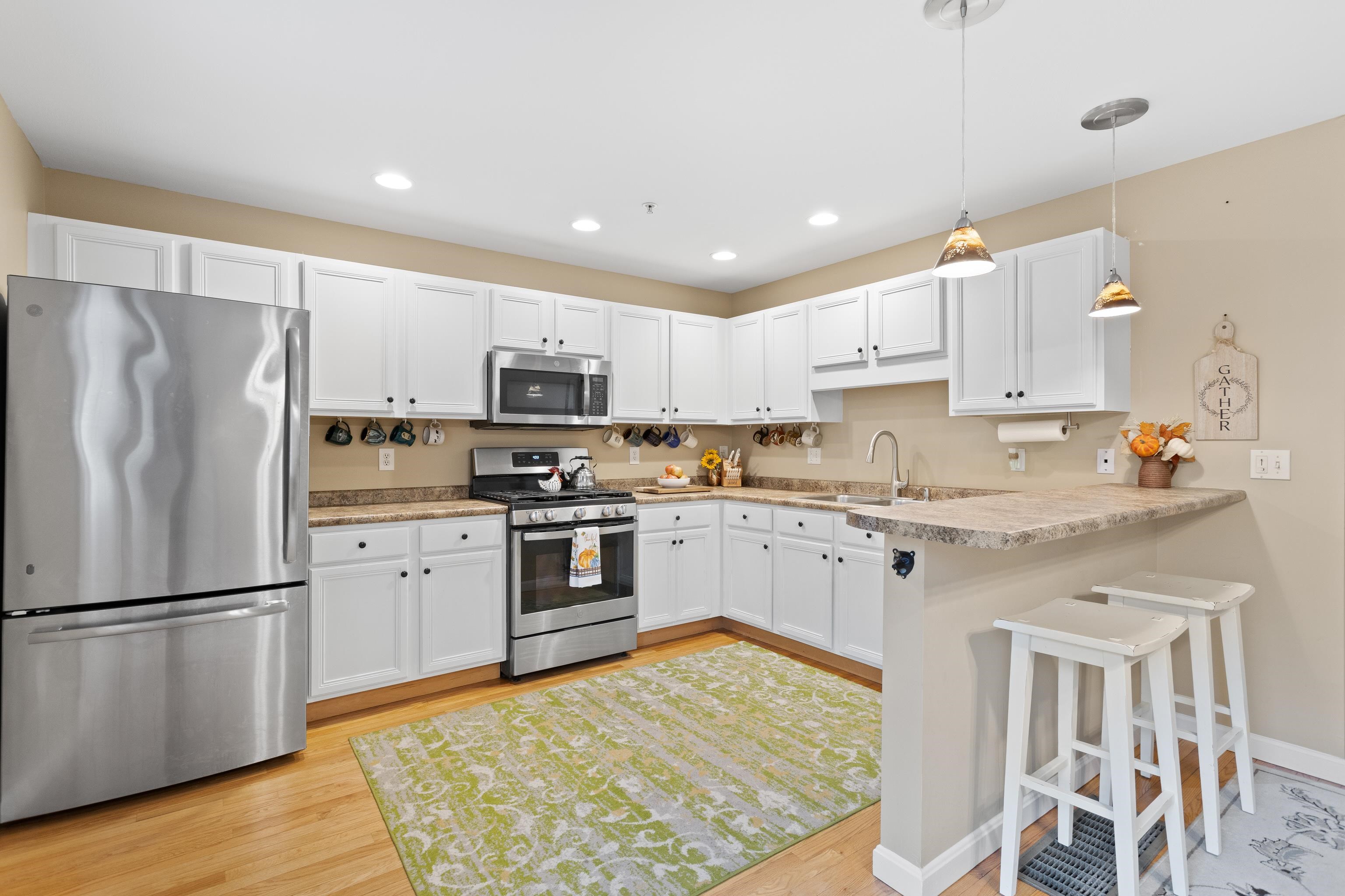 721 Mammoth Road, Unit 9 Manchester, NH 03104 - Photo 21 of 46