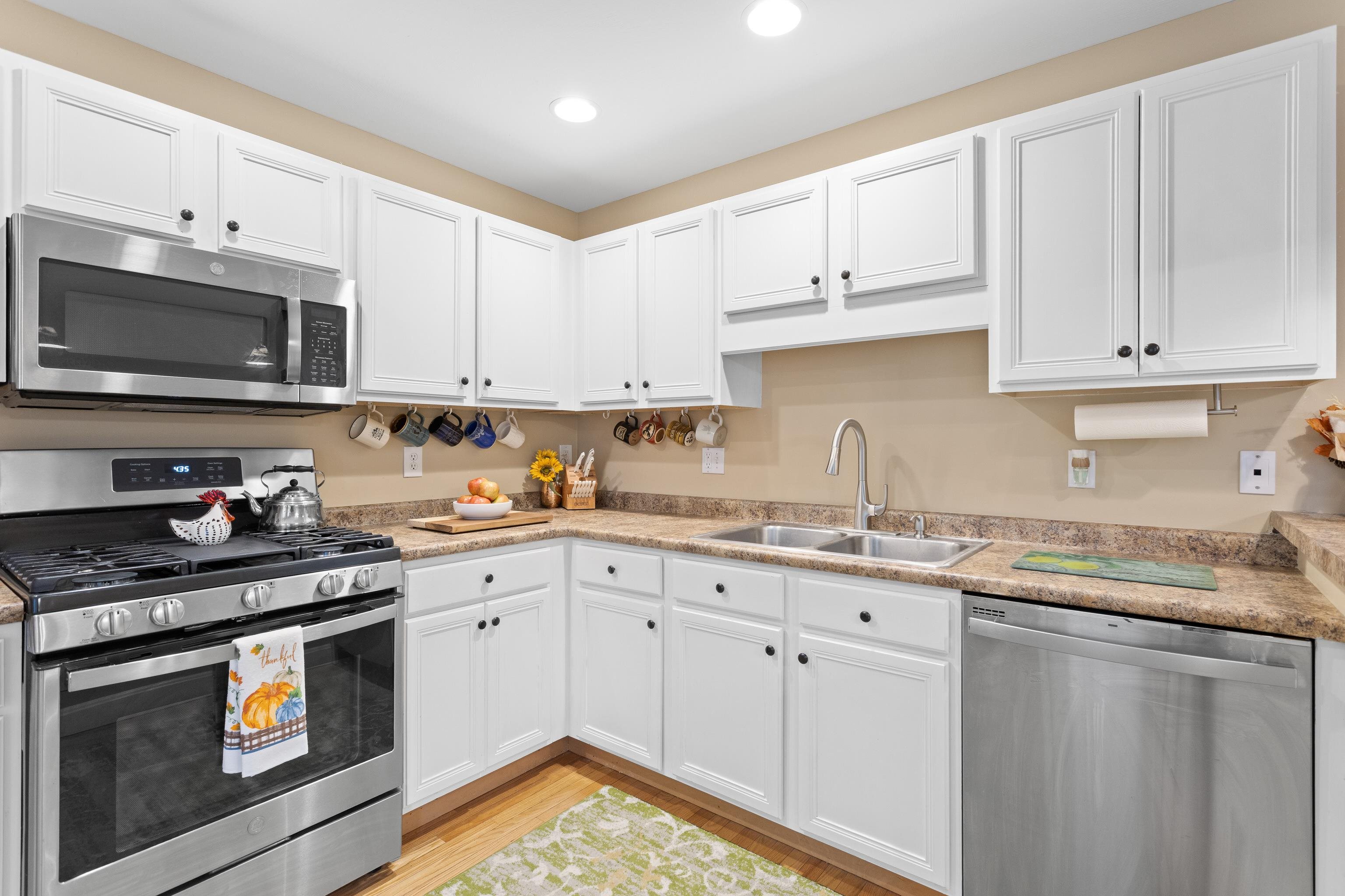 721 Mammoth Road, Unit 9 Manchester, NH 03104 - Photo 23 of 46